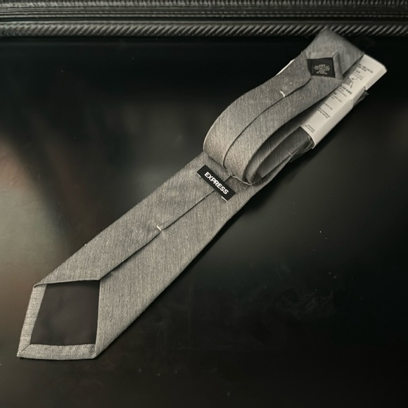 Express Slim Tie and Face Cover Set - Picture 3 of 4